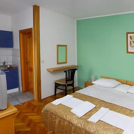 Demadino Motel 3*